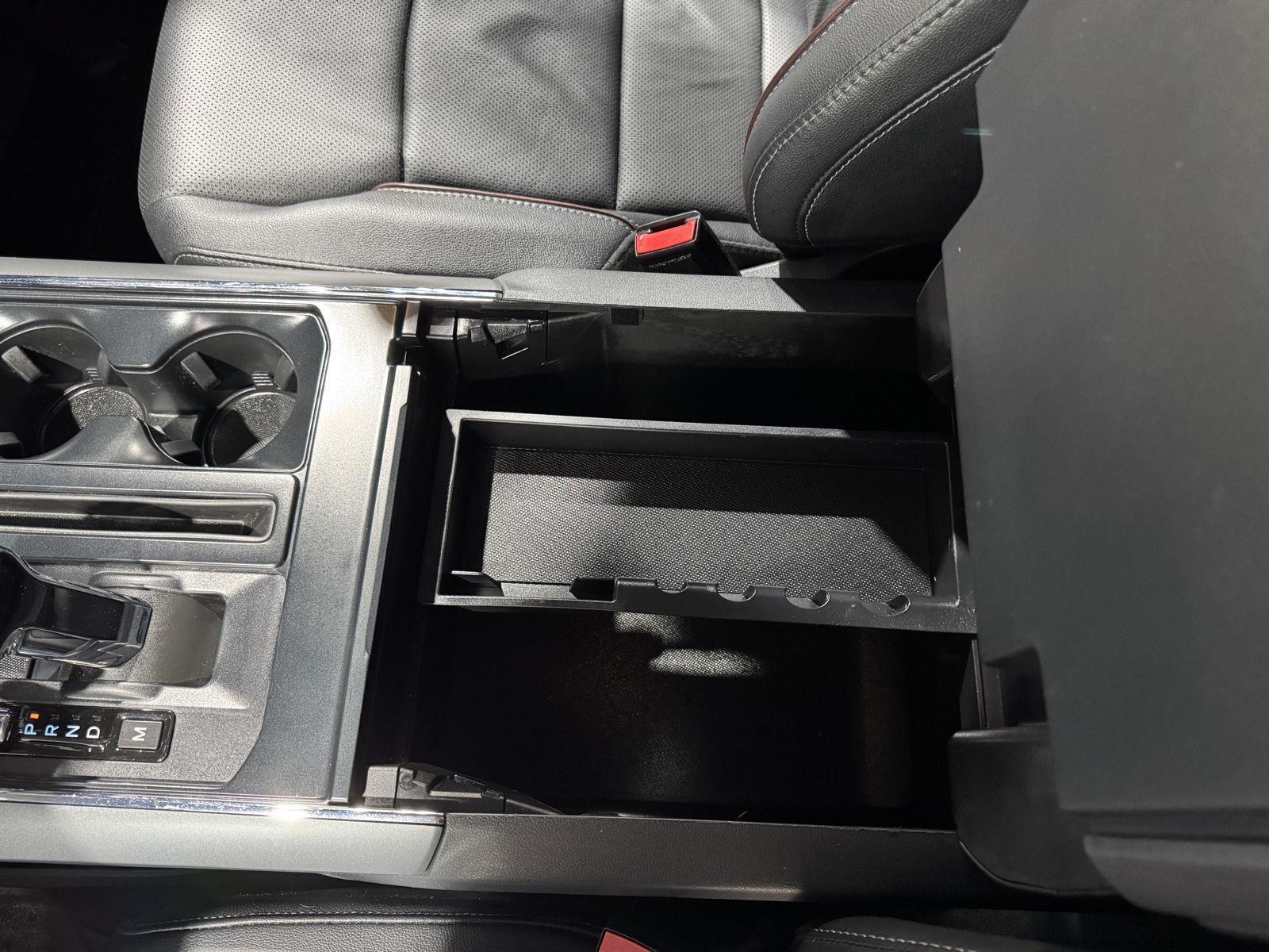 Vehicle photo 33