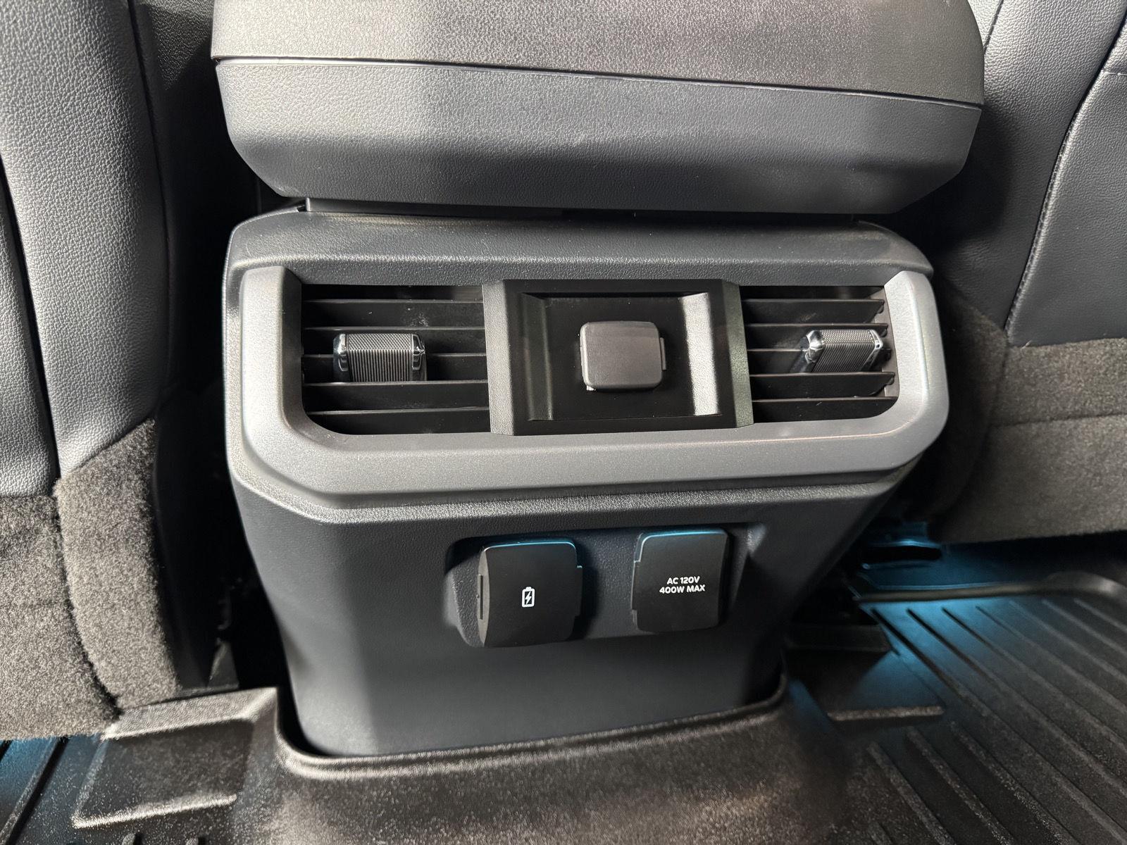 Vehicle photo 35