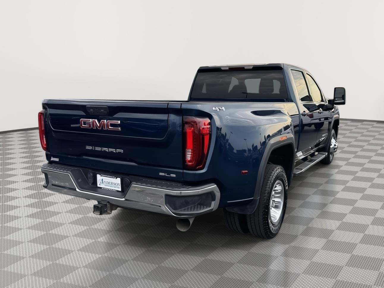 Vehicle photo 7