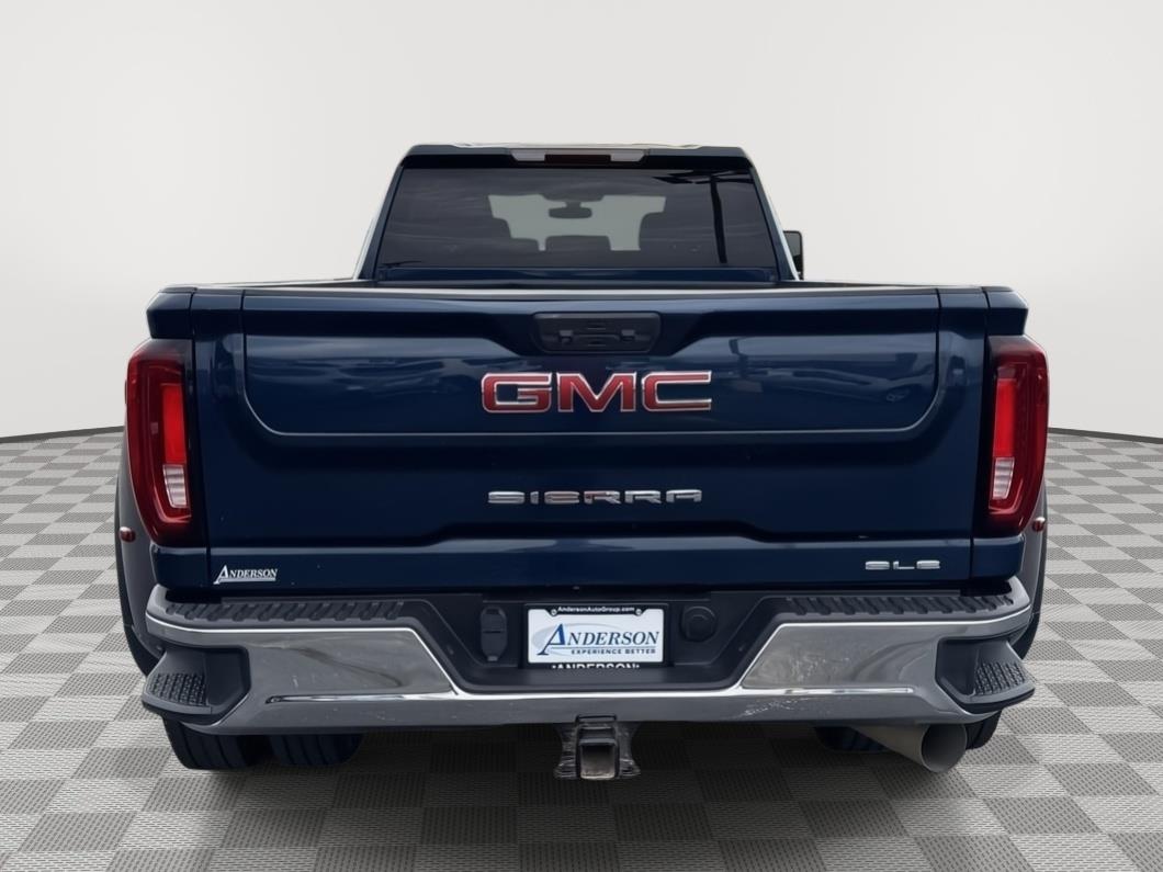 Vehicle photo 8