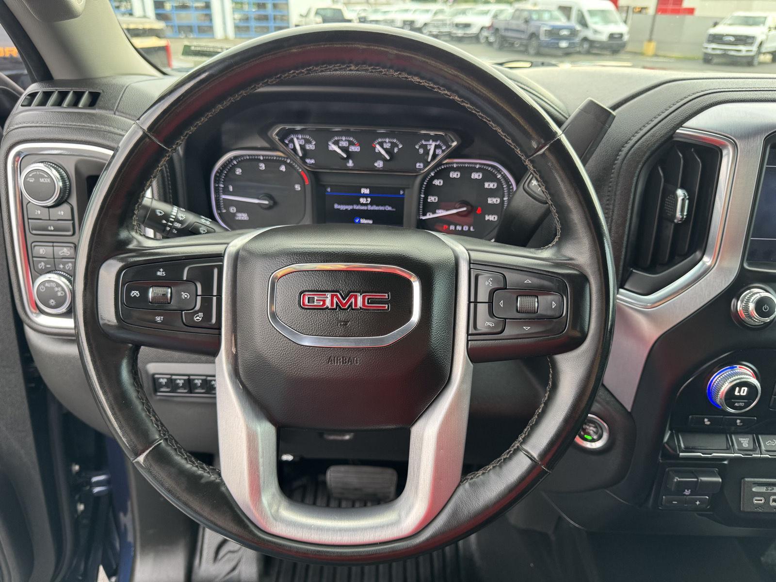 Vehicle photo 12