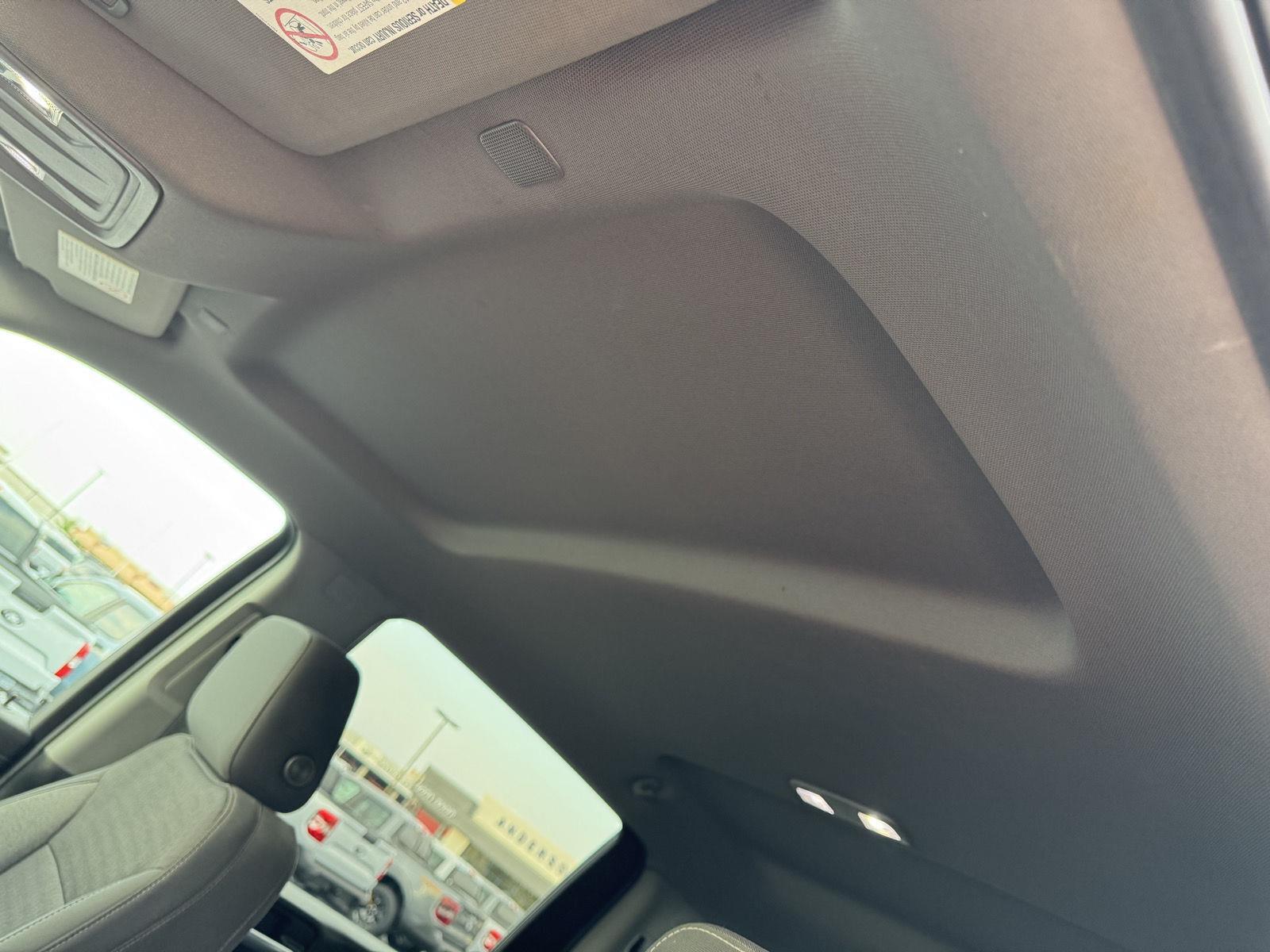 Vehicle photo 29