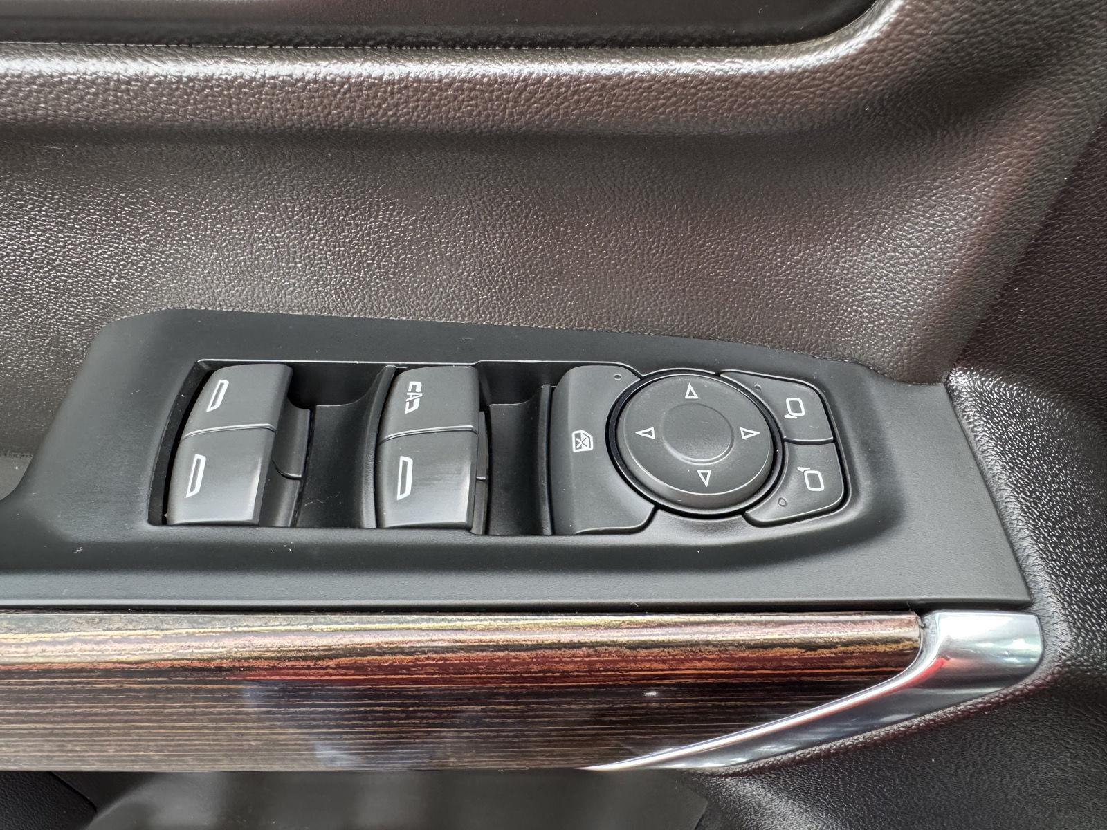 Vehicle photo 36