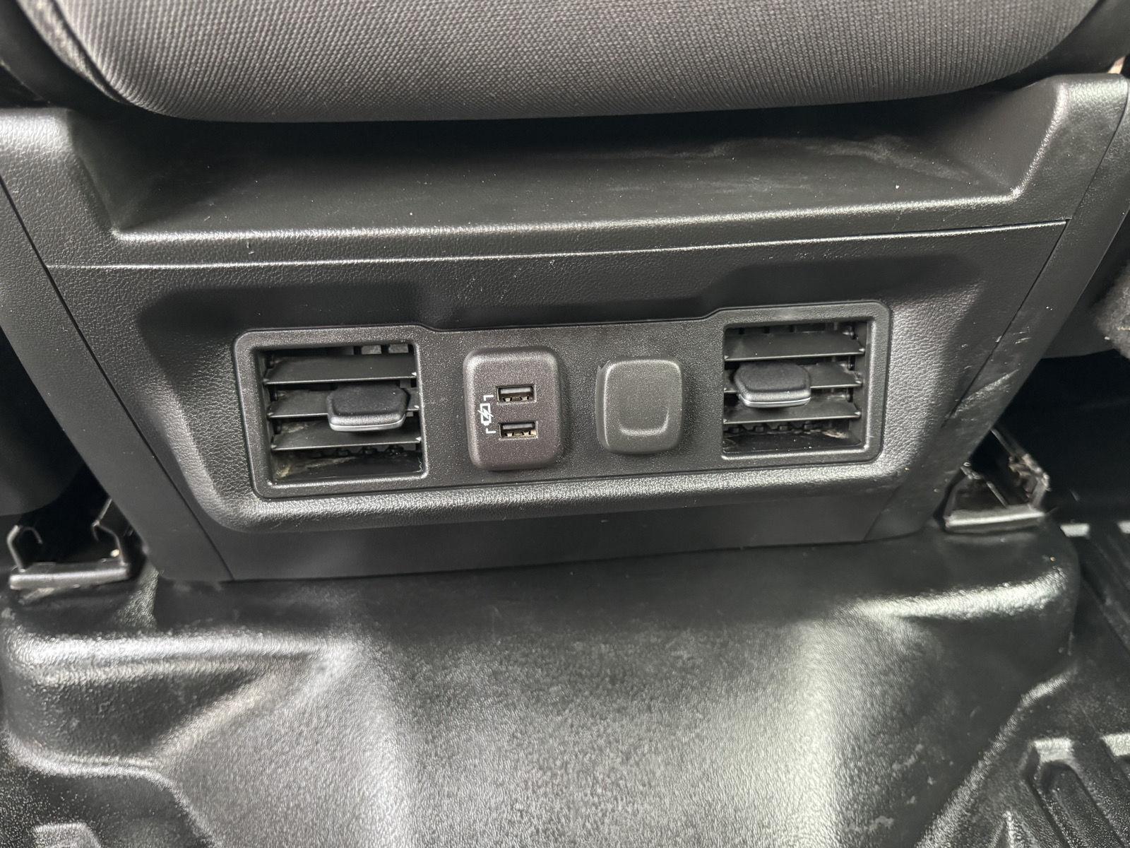 Vehicle photo 38