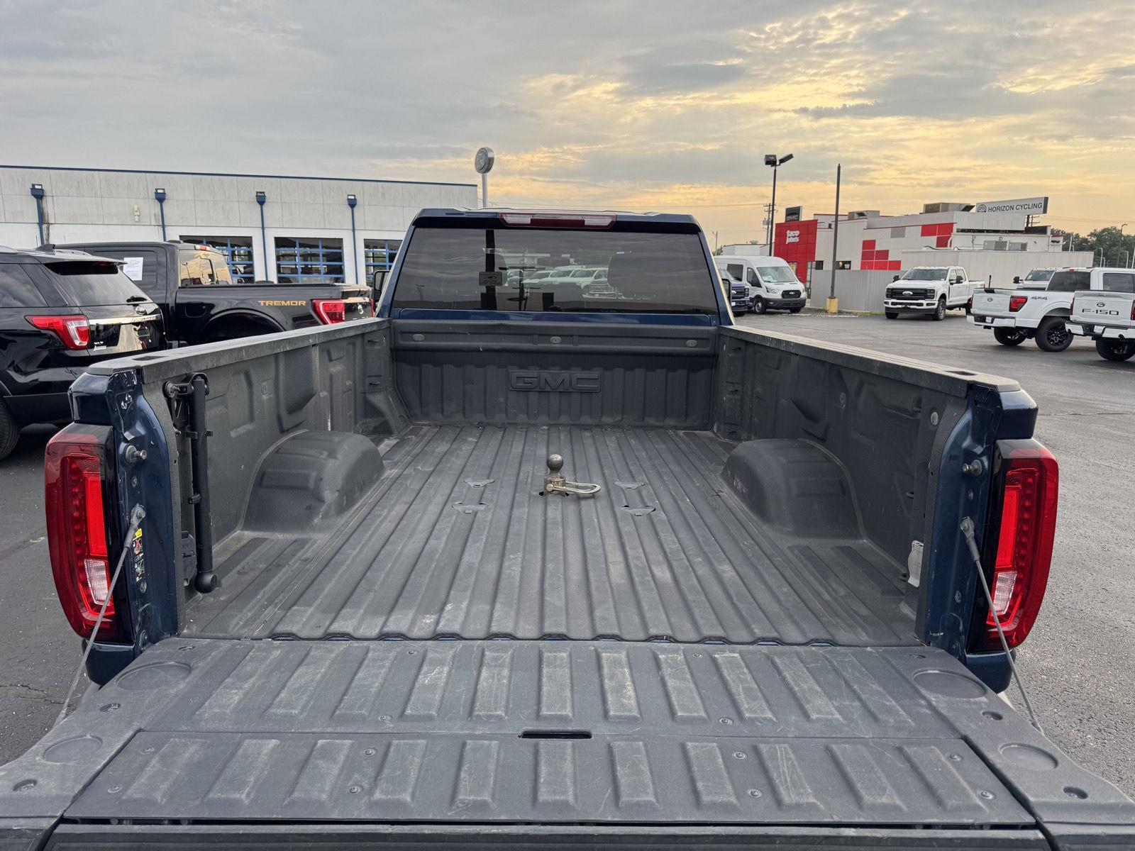 Vehicle photo 42