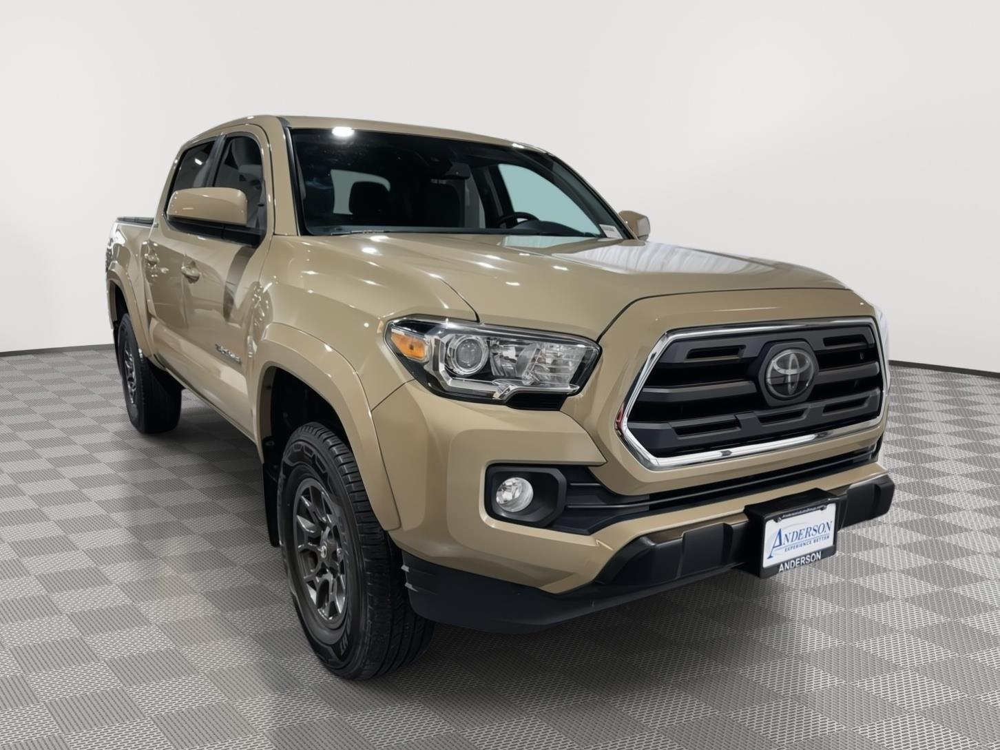 Vehicle photo 5