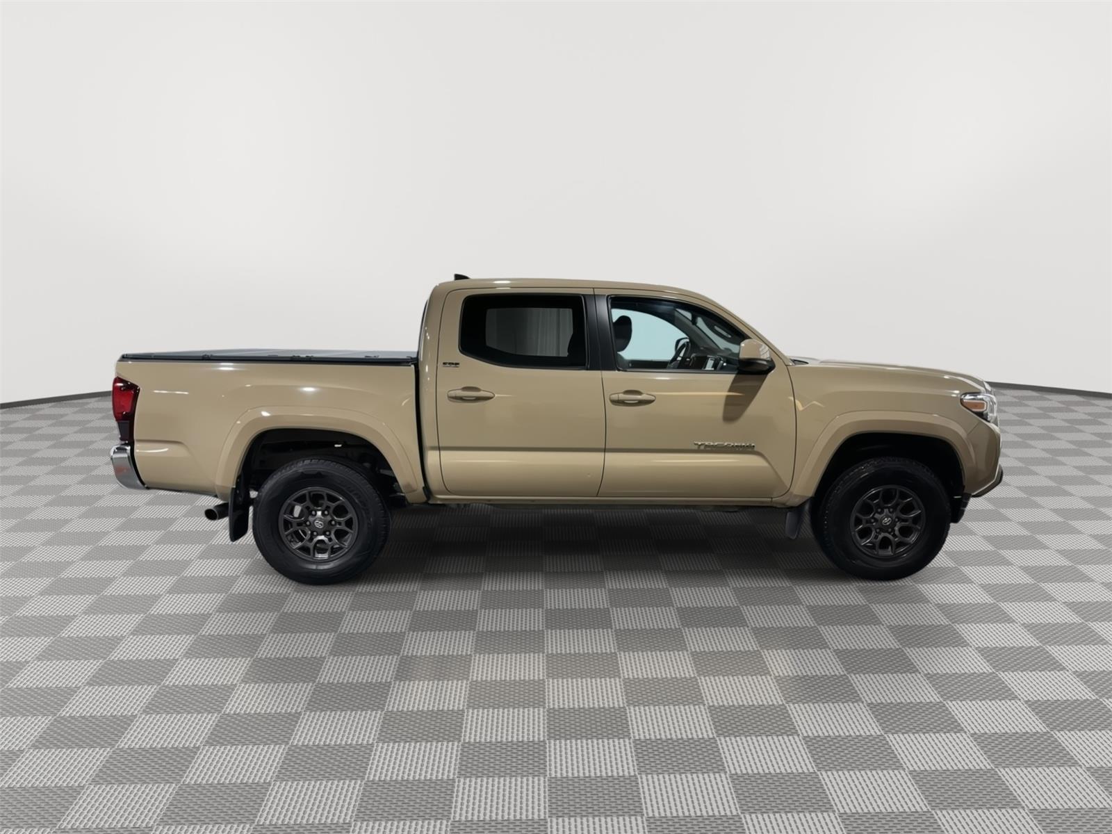 Vehicle photo 6