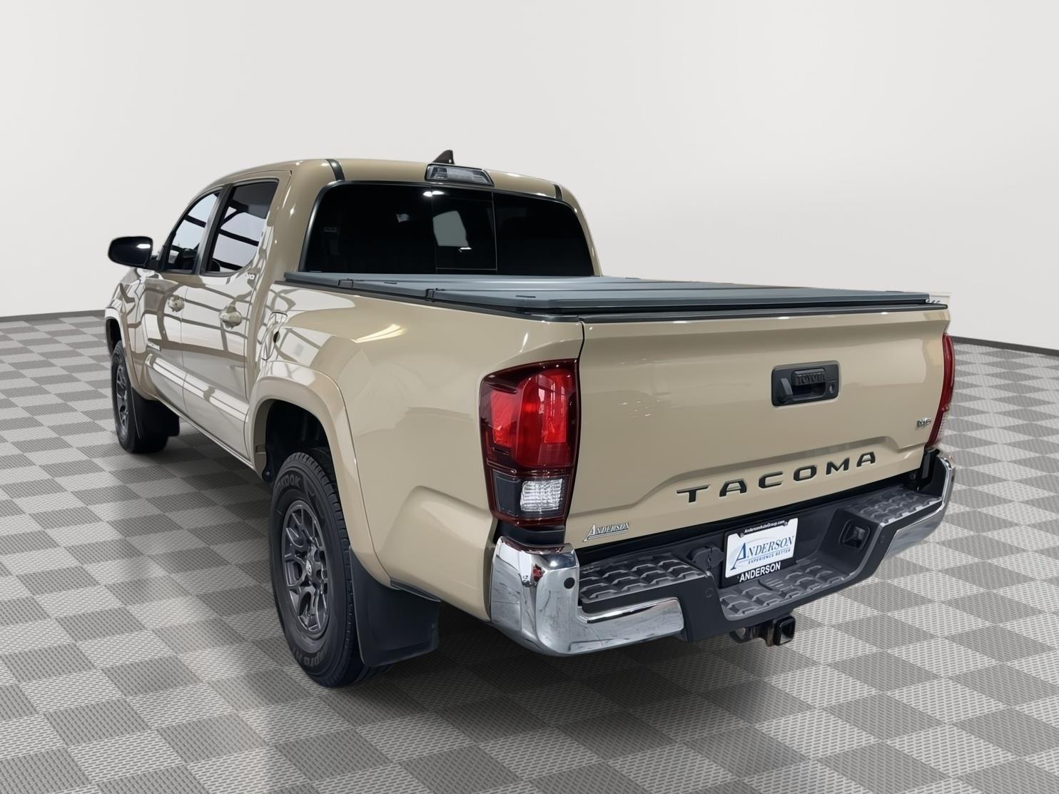 Vehicle photo 10