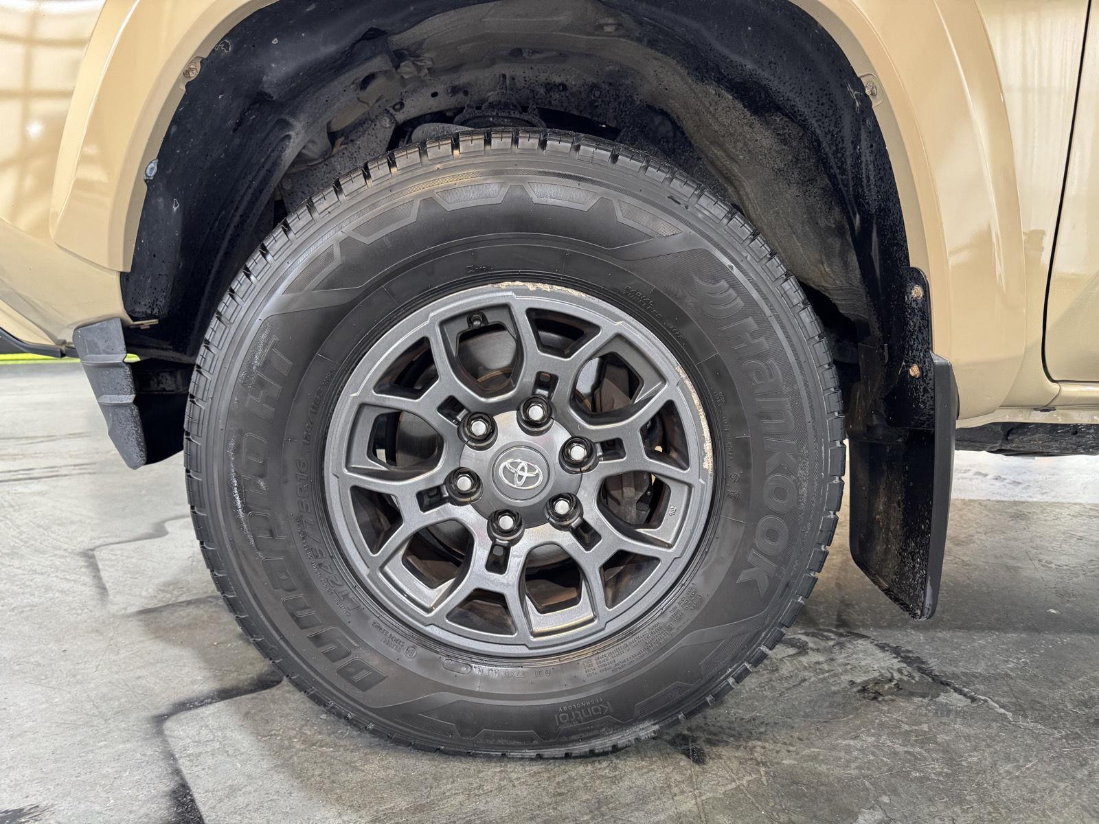 Vehicle photo 11