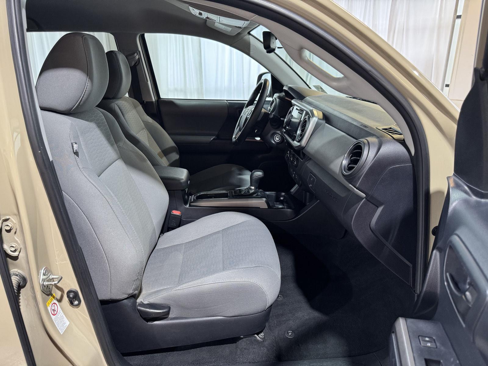 Vehicle photo 24