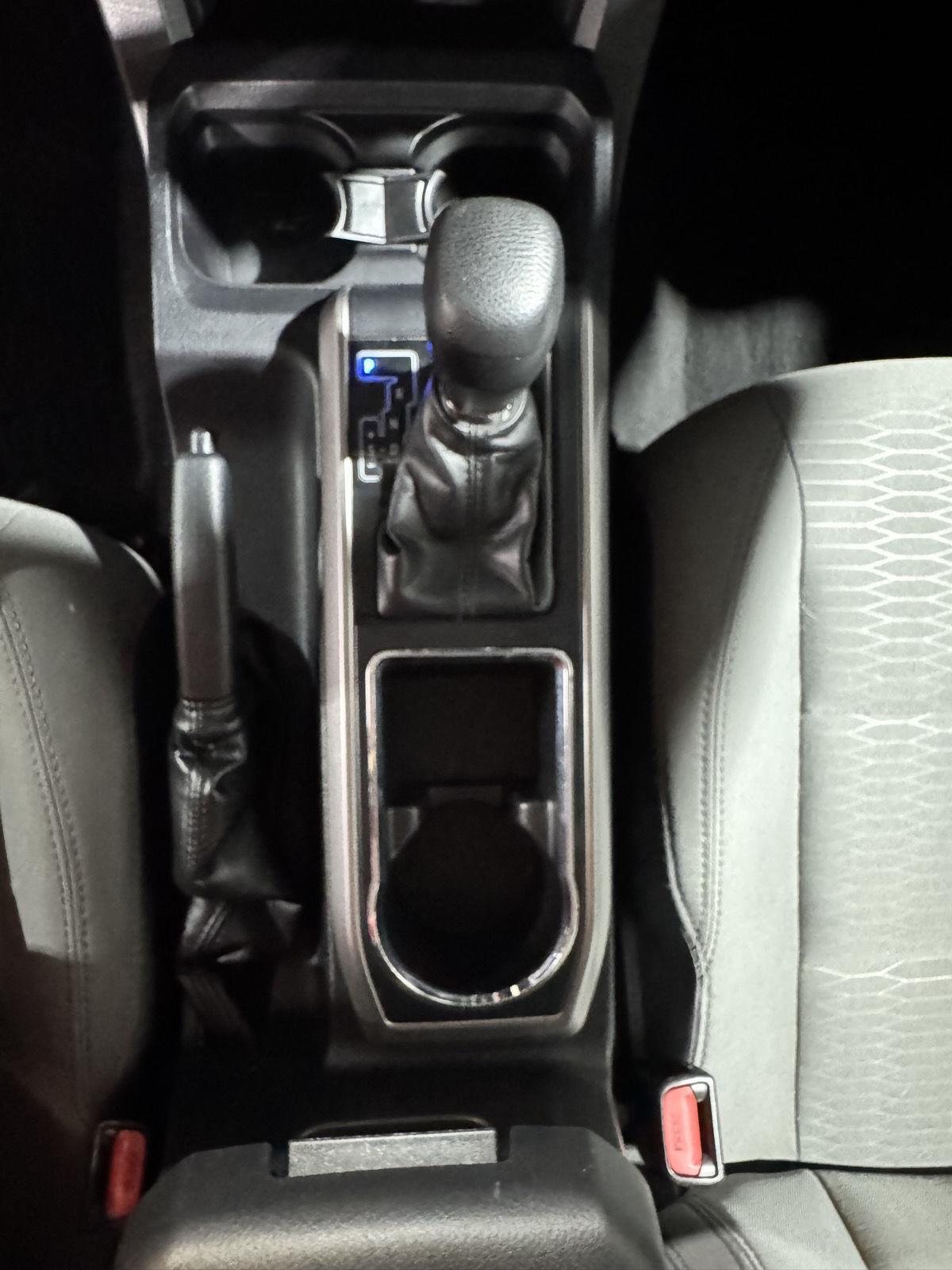 Vehicle photo 33