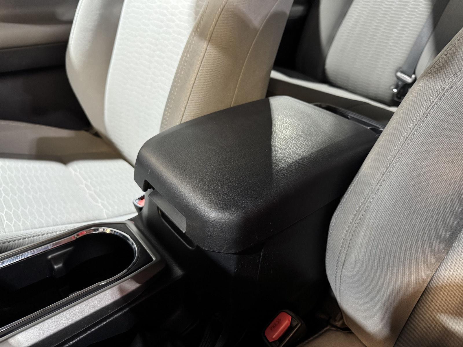Vehicle photo 34
