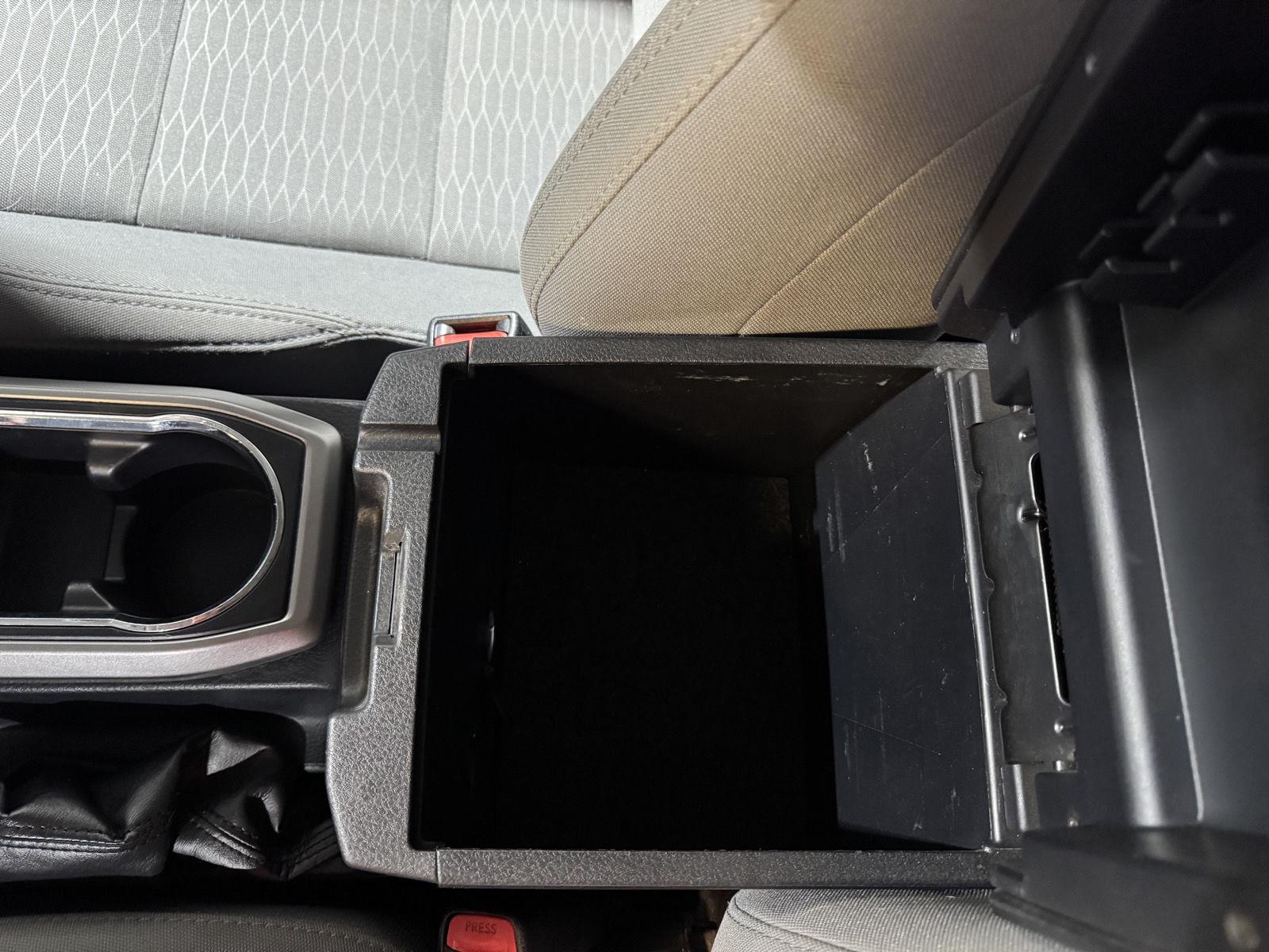 Vehicle photo 35