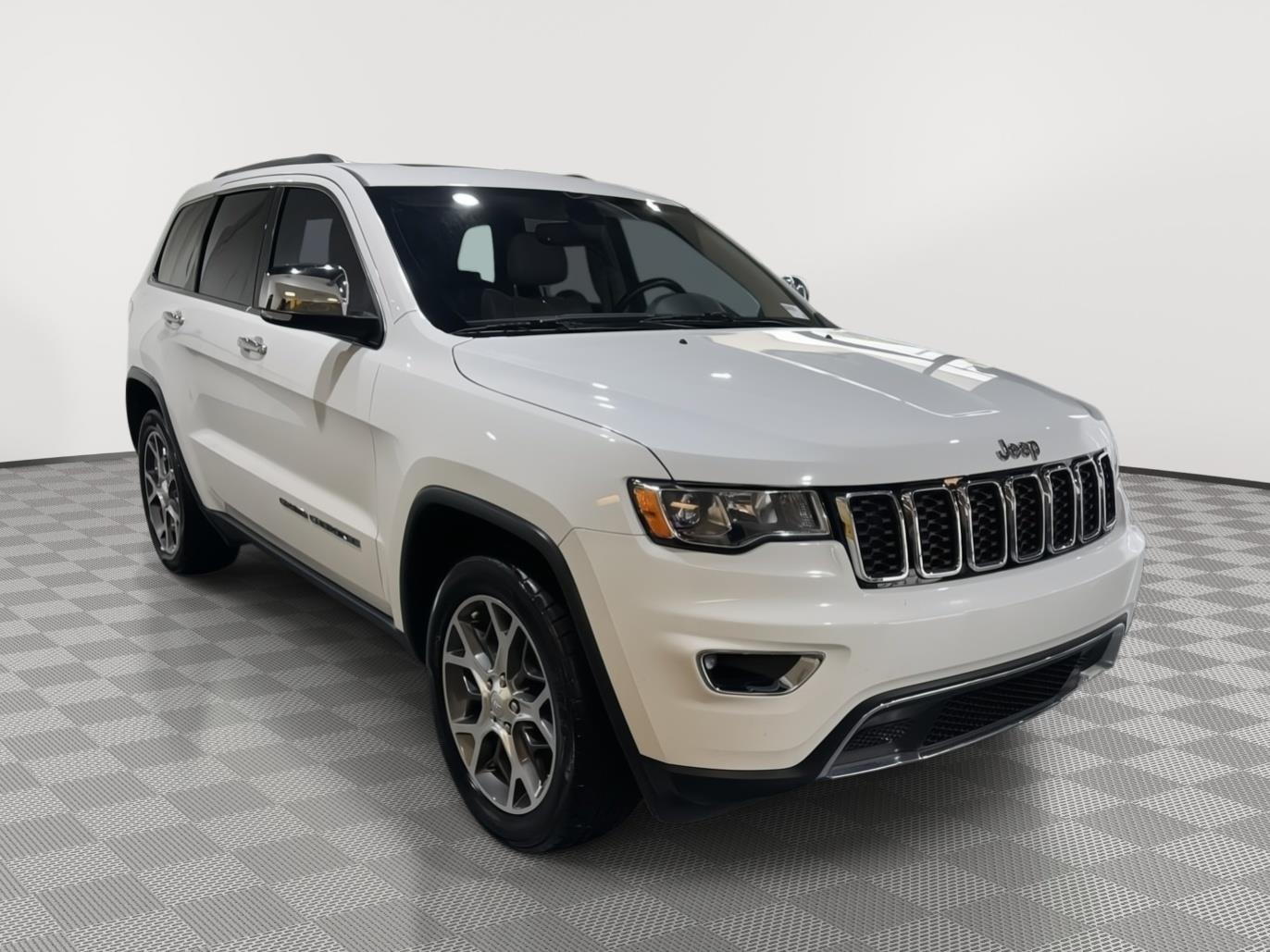 Vehicle photo 5