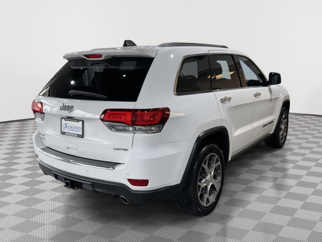 Vehicle photo 7