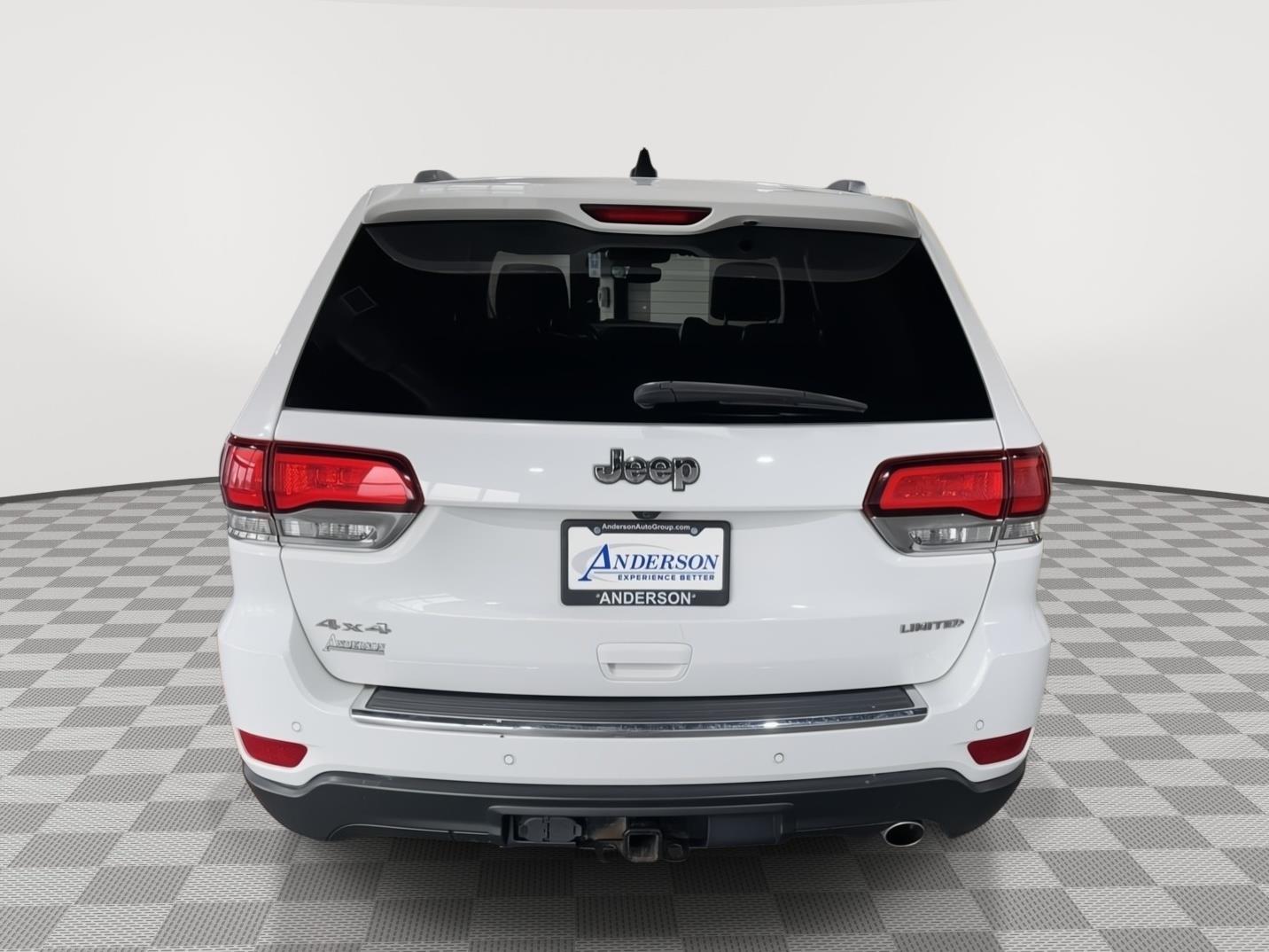Vehicle photo 8