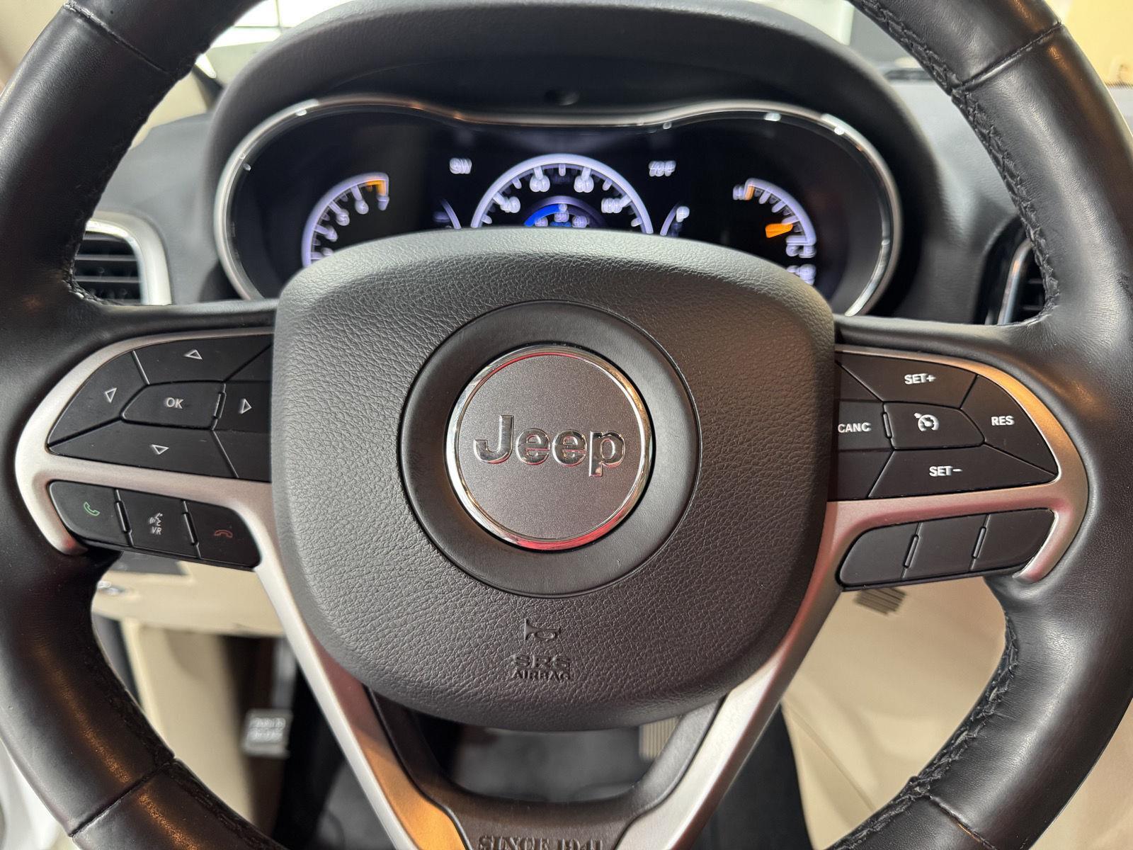 Vehicle photo 13