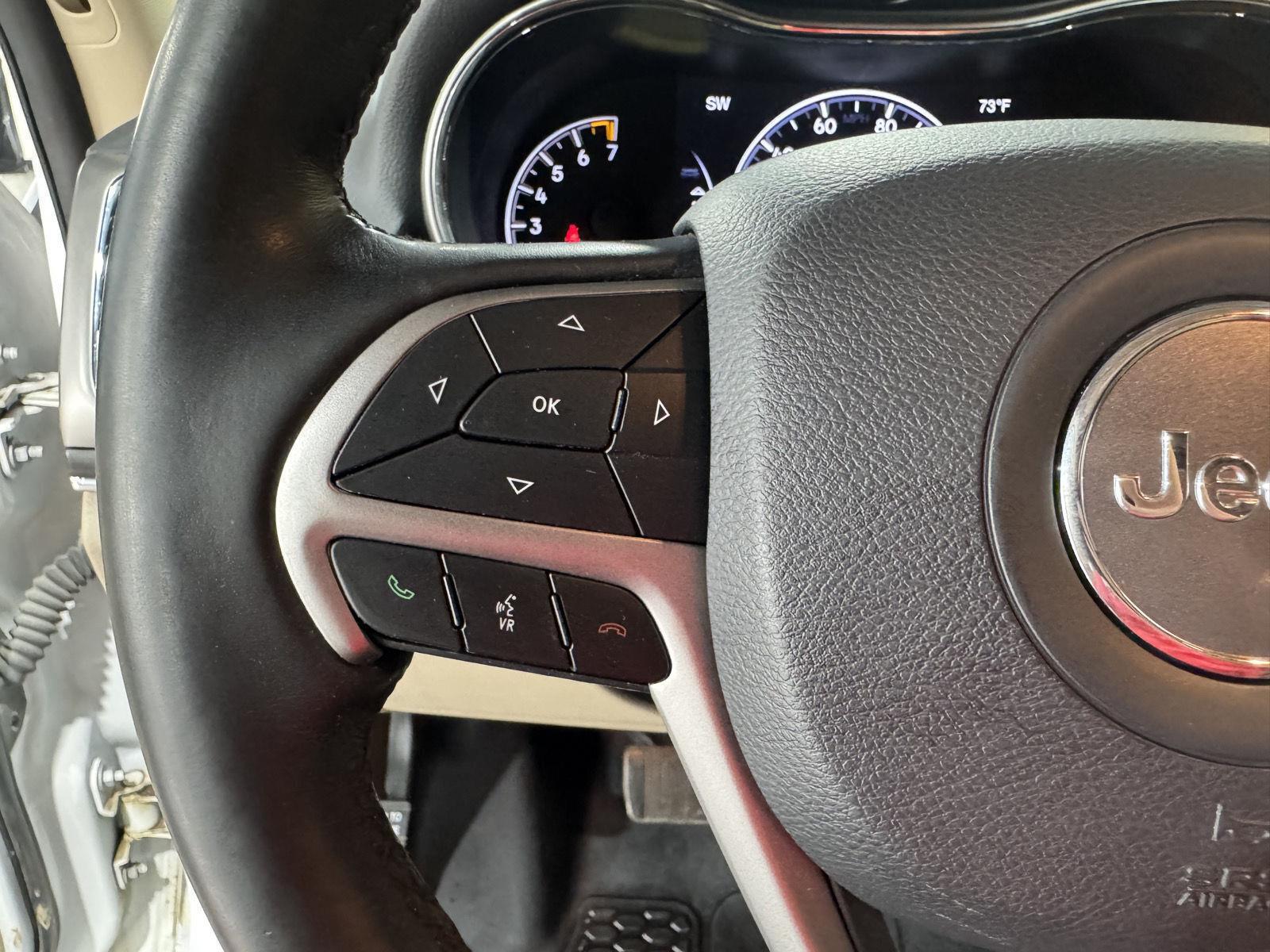 Vehicle photo 14