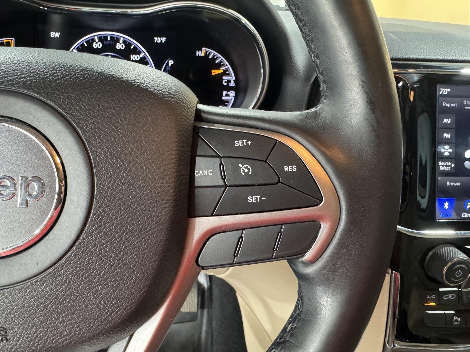 Vehicle photo 15