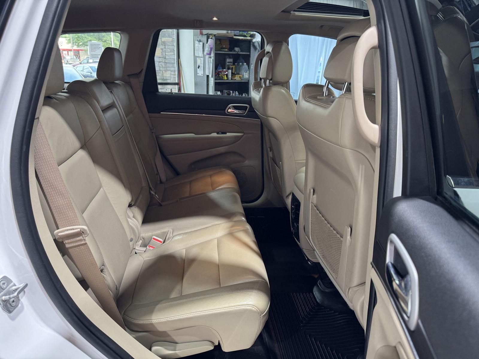 Vehicle photo 25