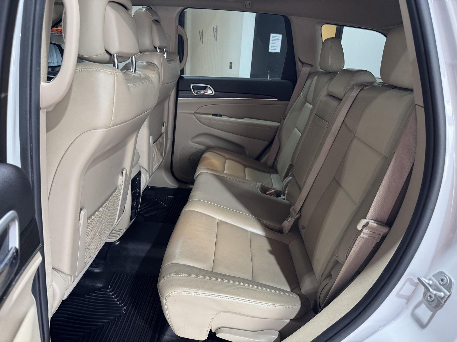 Vehicle photo 27