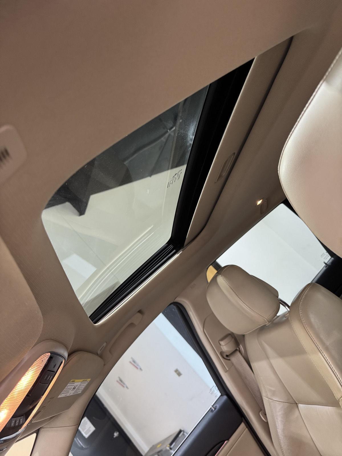 Vehicle photo 29