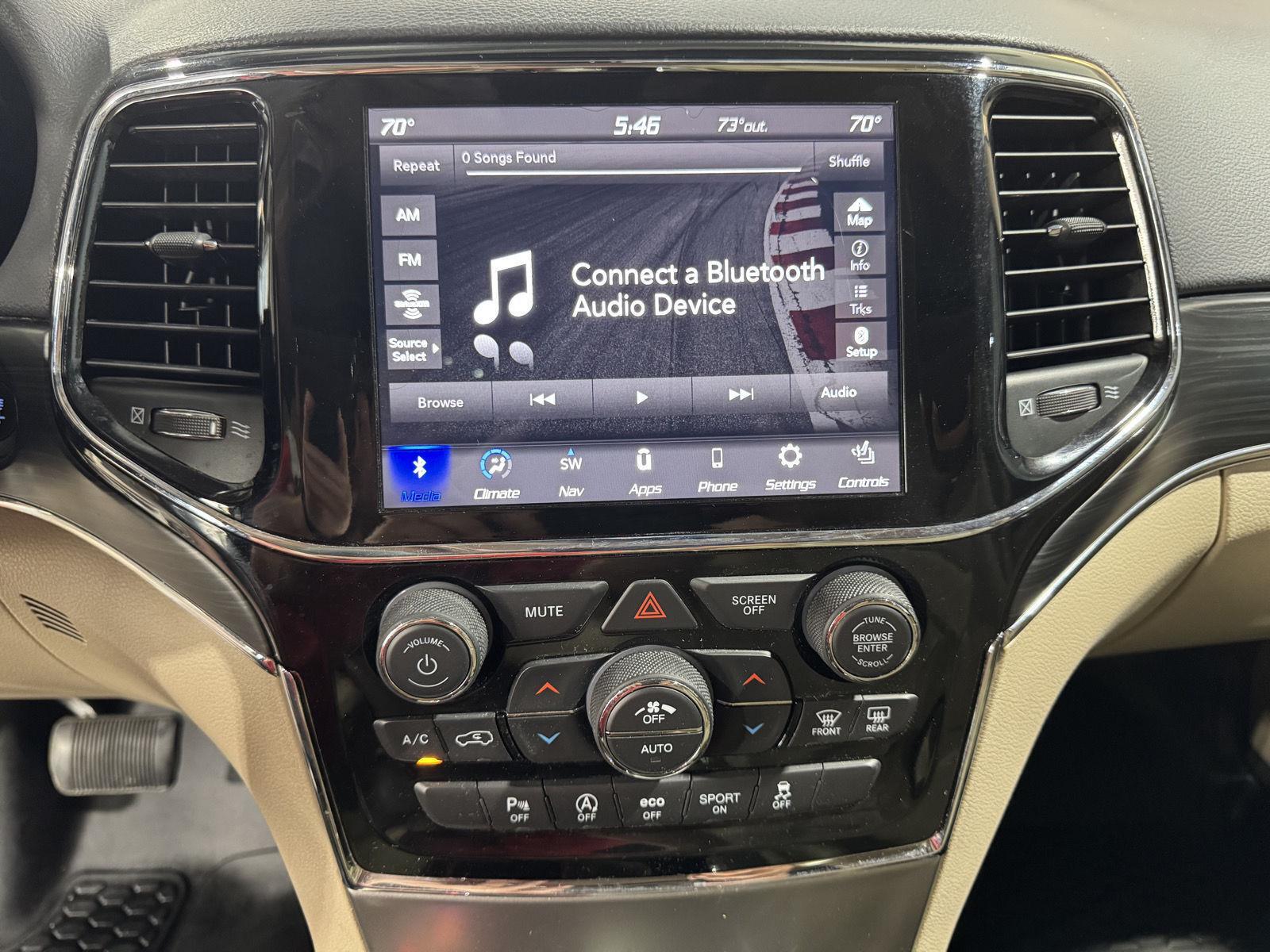 Vehicle photo 30