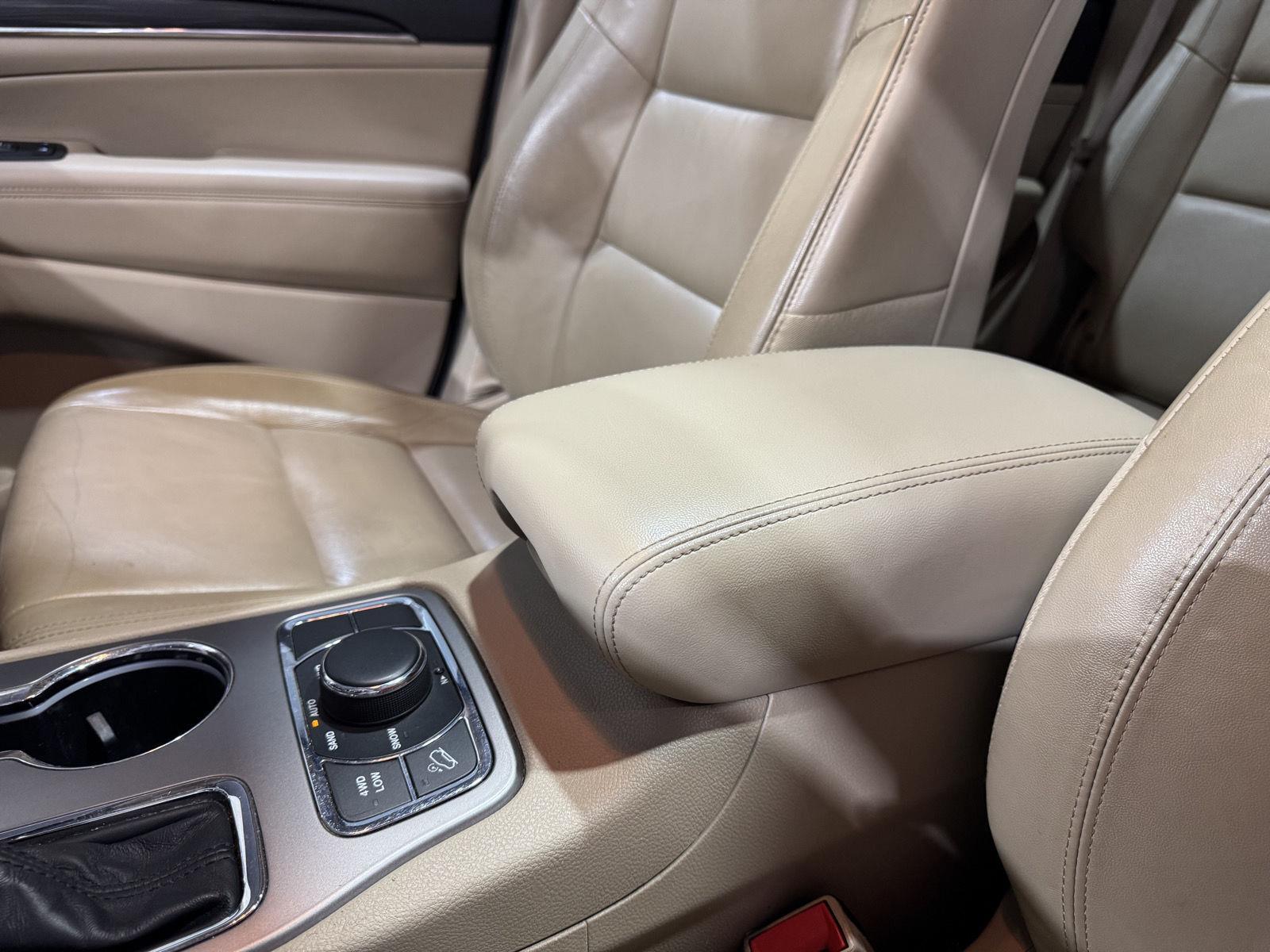 Vehicle photo 33