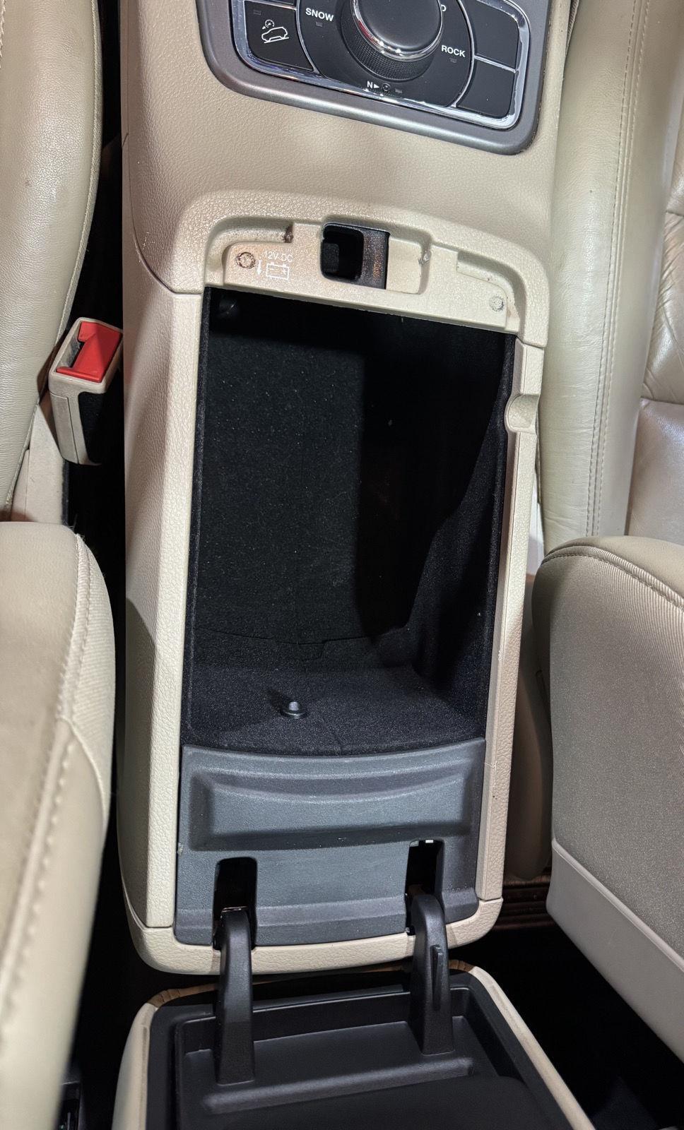 Vehicle photo 34