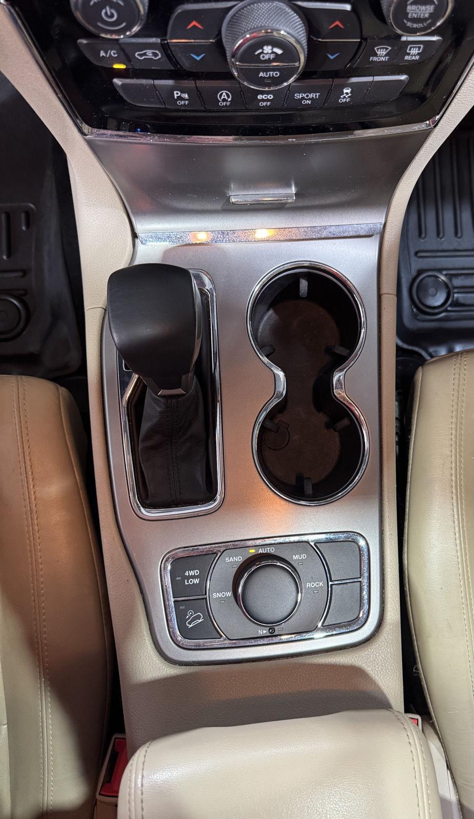 Vehicle photo 35