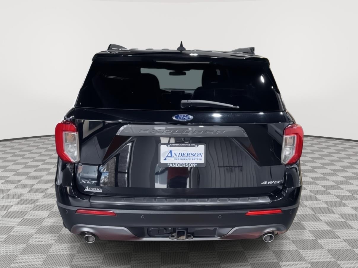Vehicle photo 8