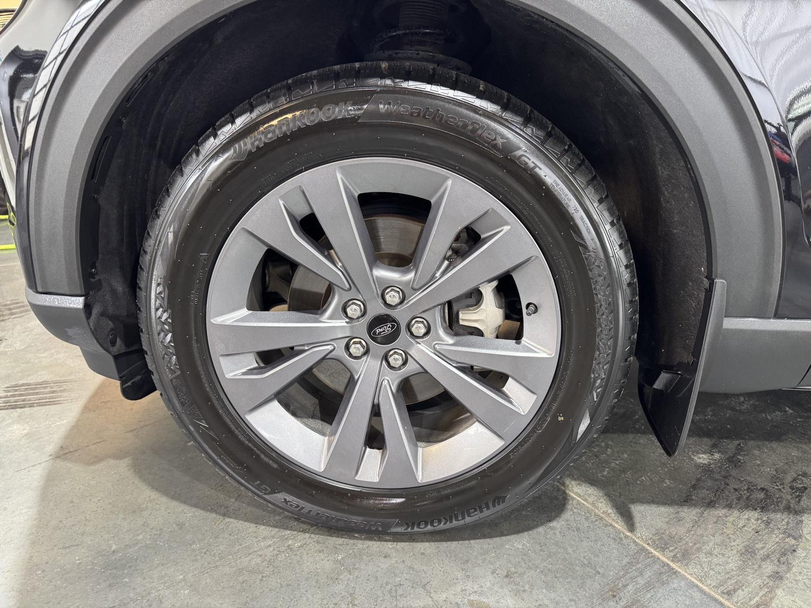 Vehicle photo 10
