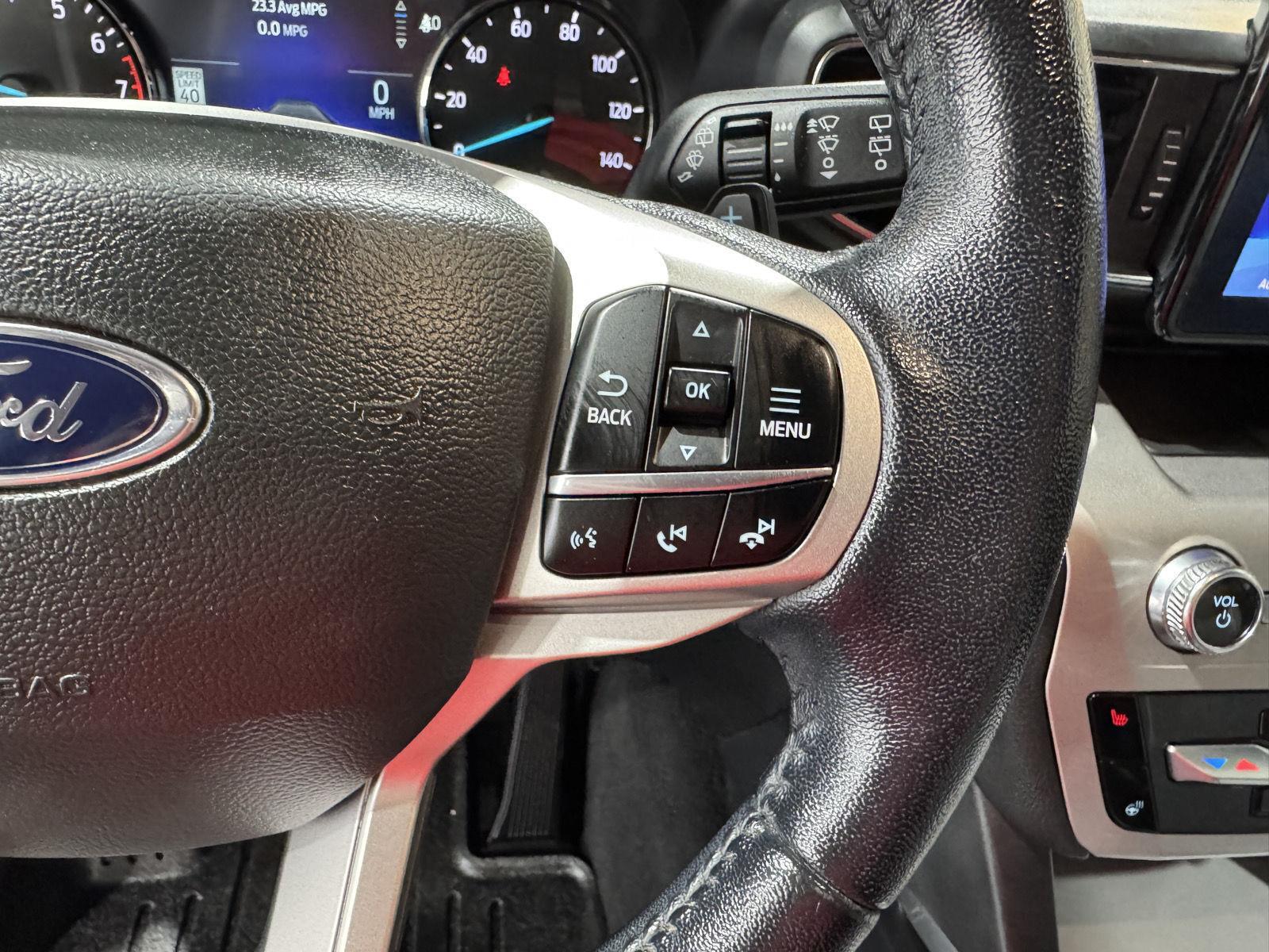 Vehicle photo 14