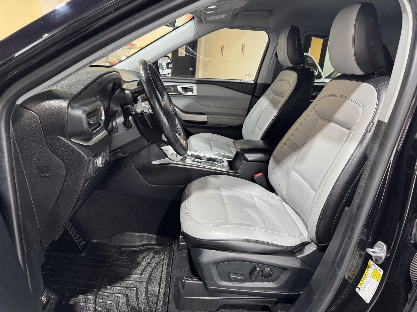 Vehicle photo 17