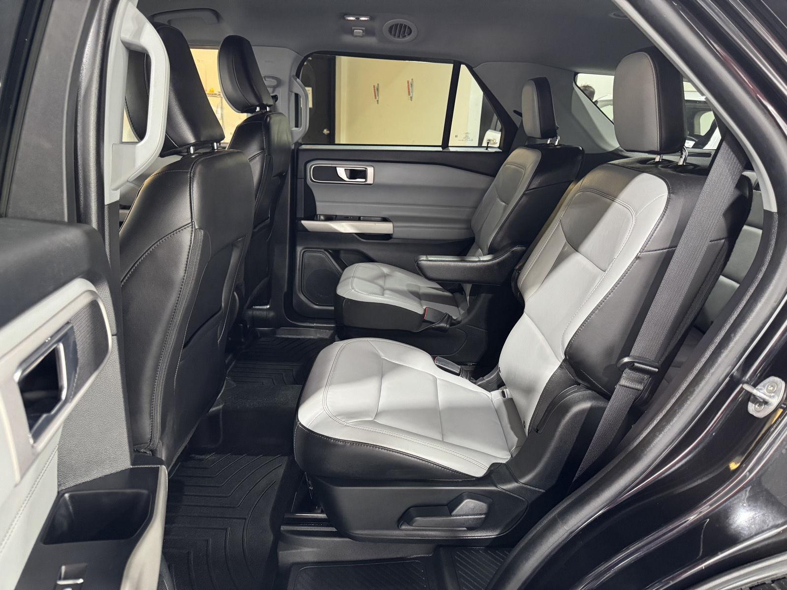 Vehicle photo 25