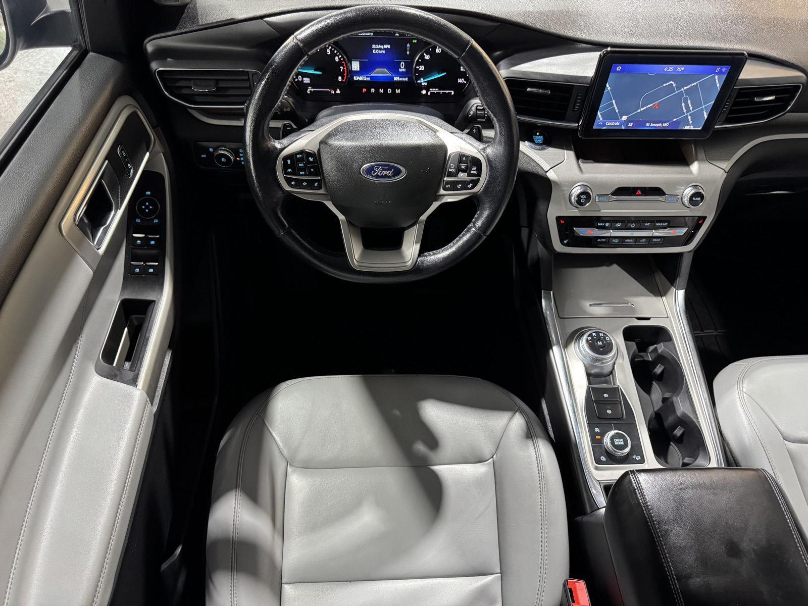 Vehicle photo 28