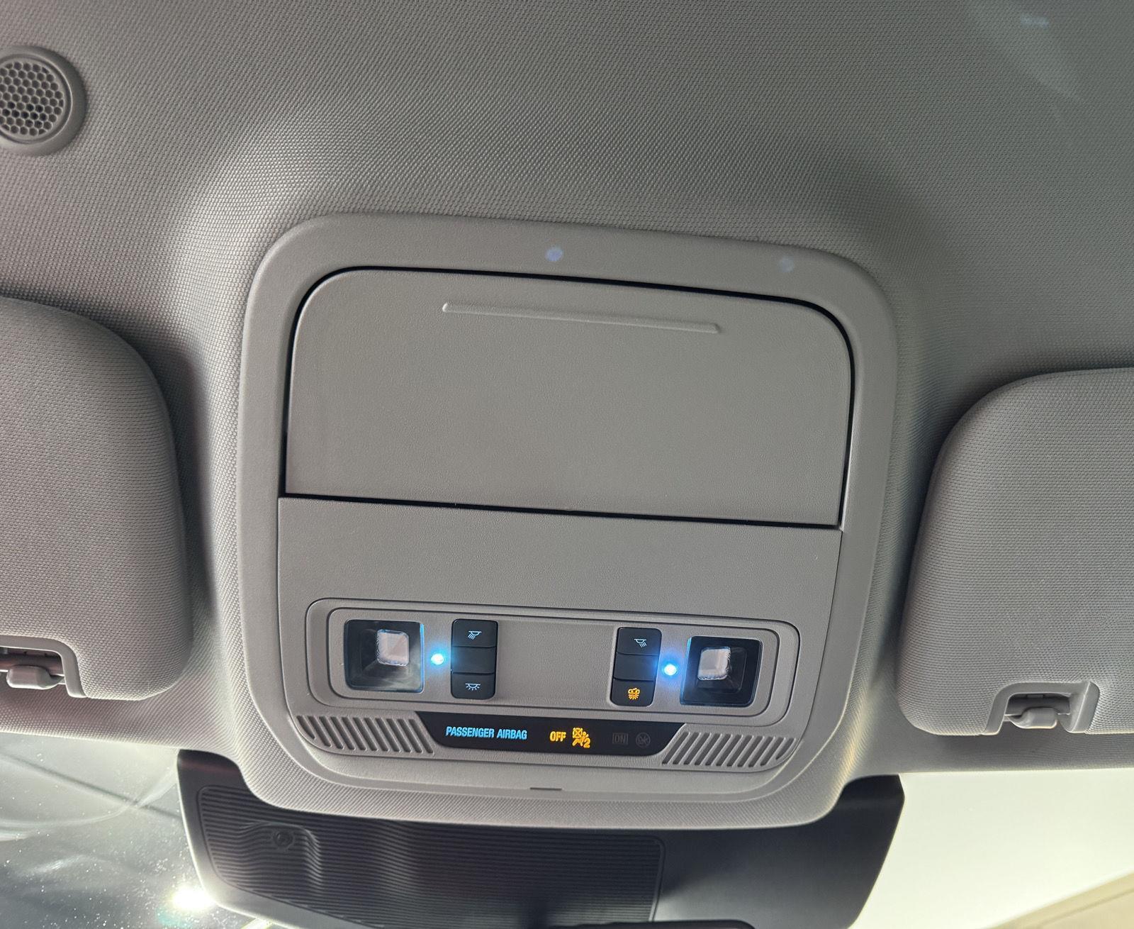 Vehicle photo 29