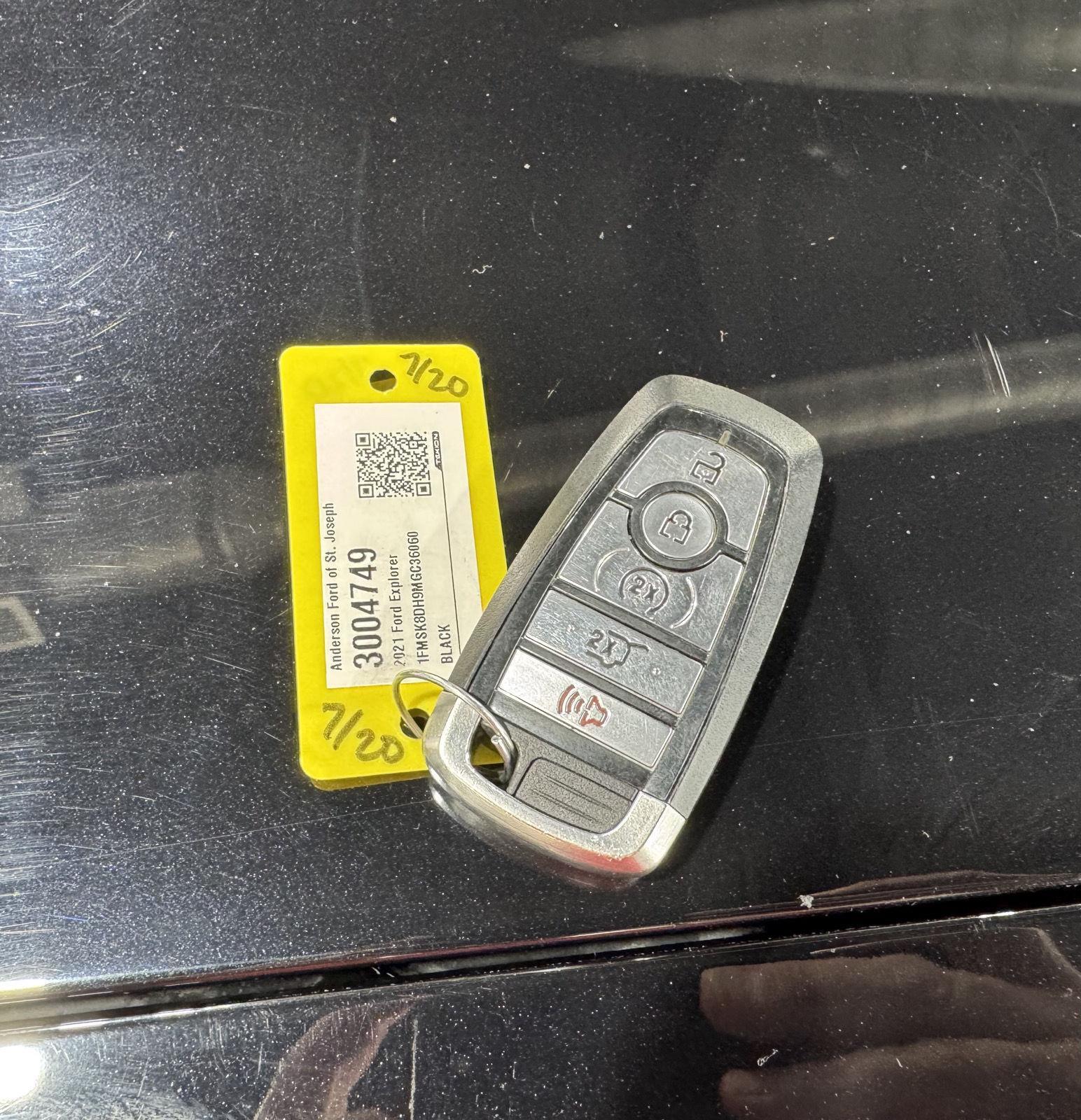 Vehicle photo 43