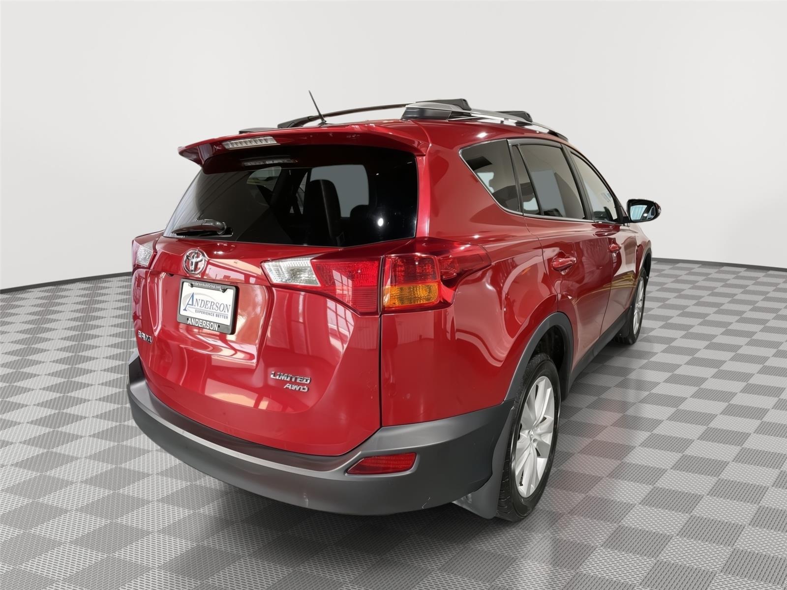 Vehicle photo 7