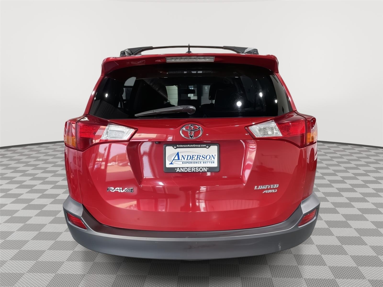Vehicle photo 8