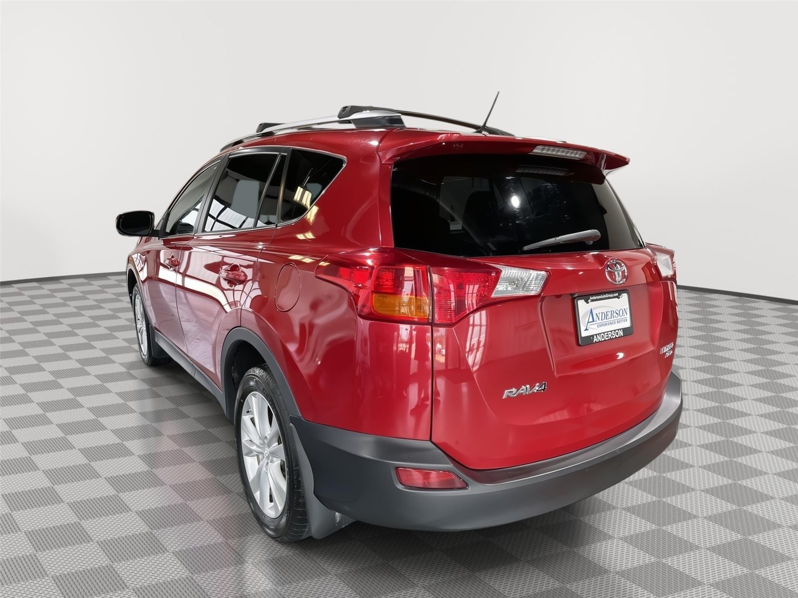 Vehicle photo 9