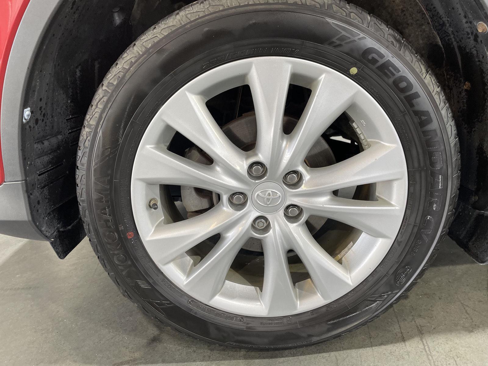 Vehicle photo 10