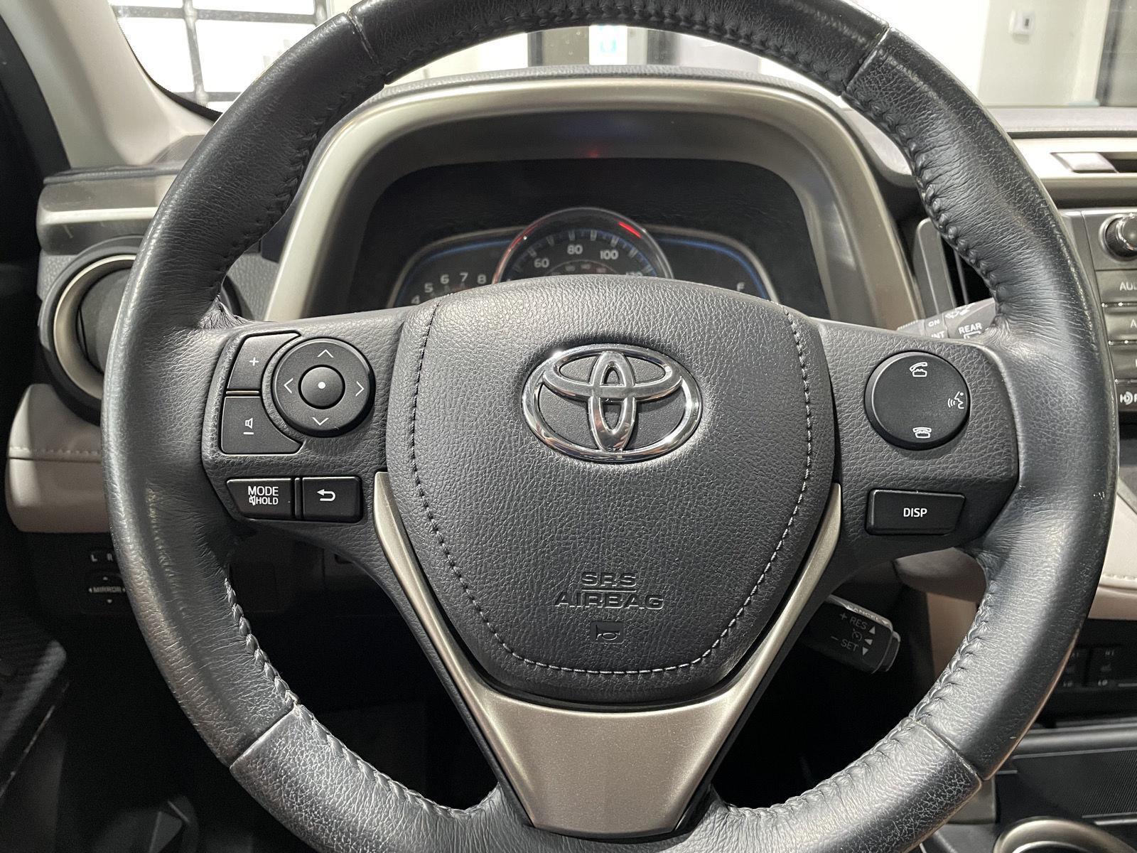 Vehicle photo 11