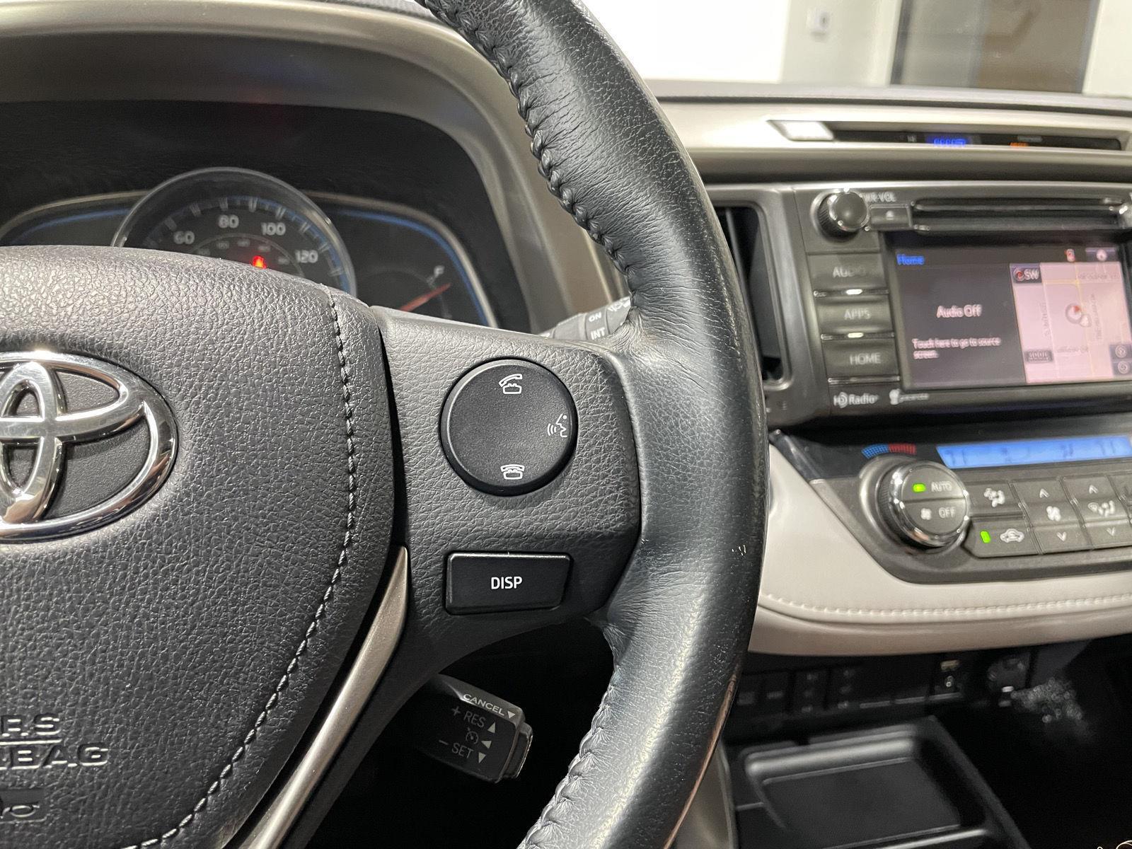 Vehicle photo 14