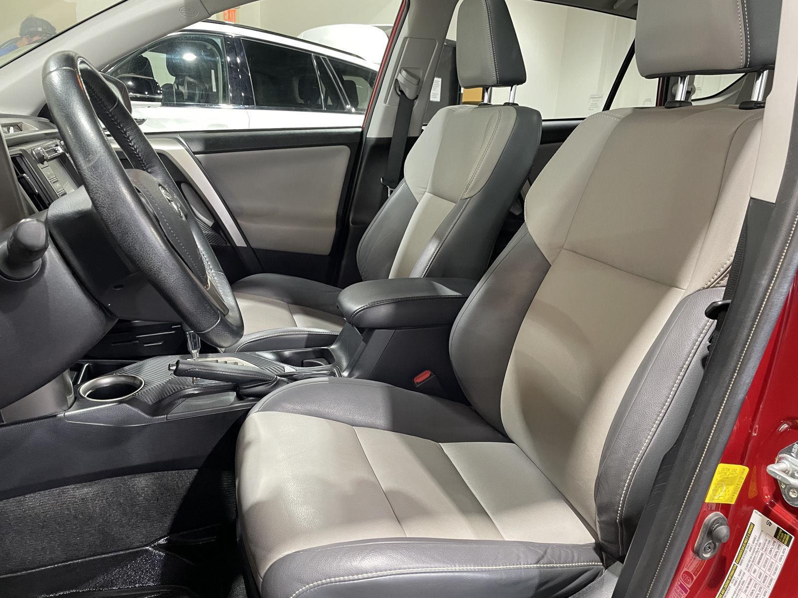 Vehicle photo 15