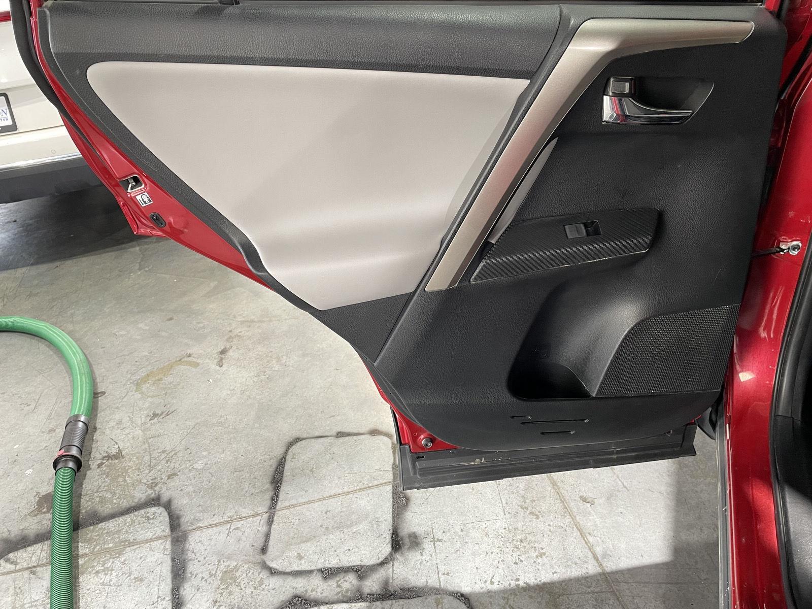 Vehicle photo 20
