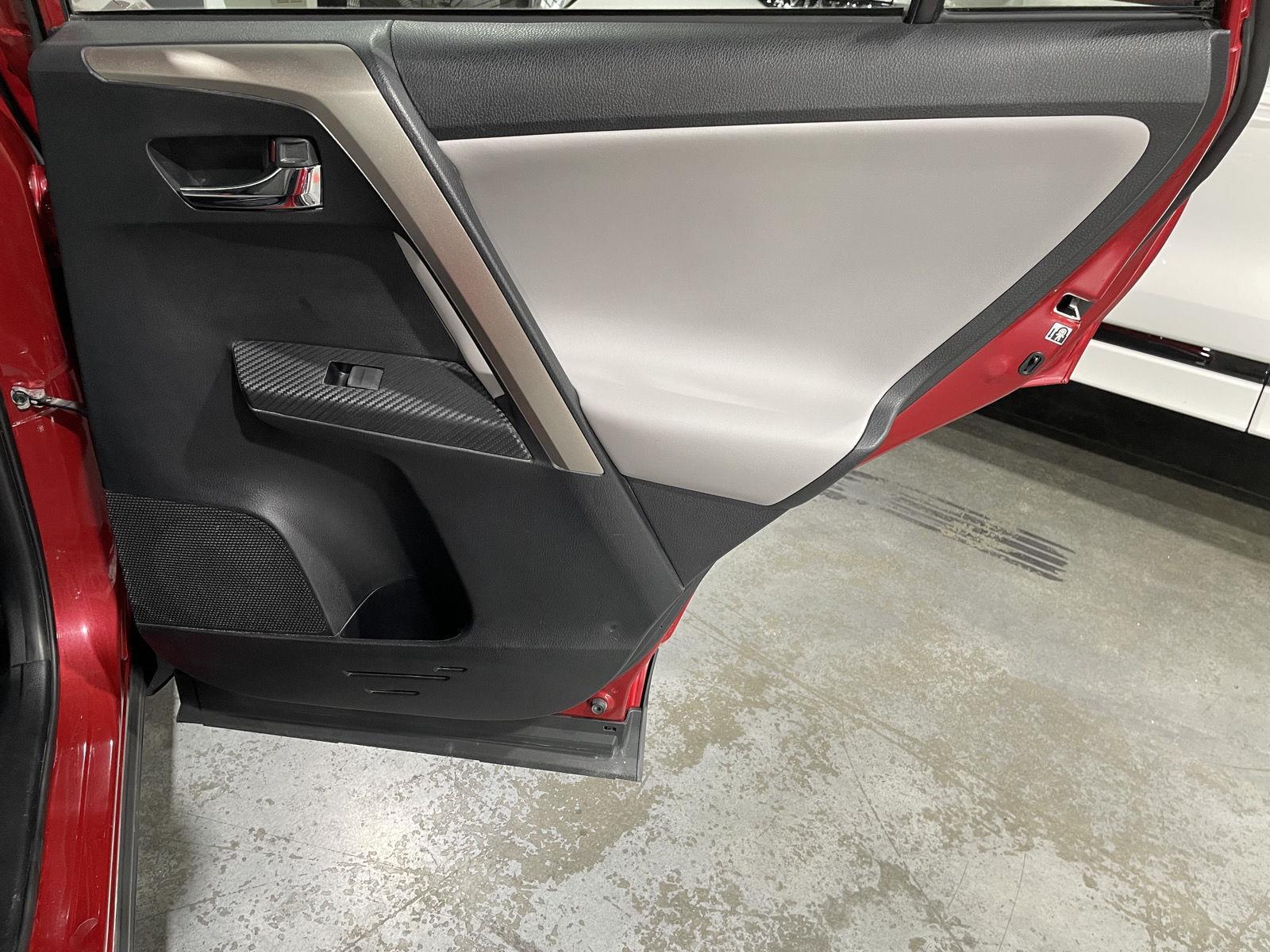 Vehicle photo 22
