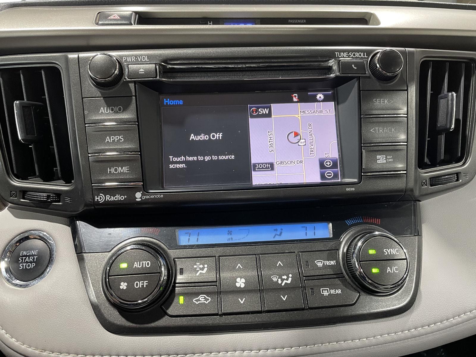 Vehicle photo 24