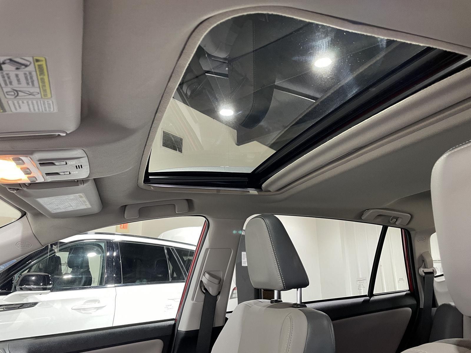 Vehicle photo 28