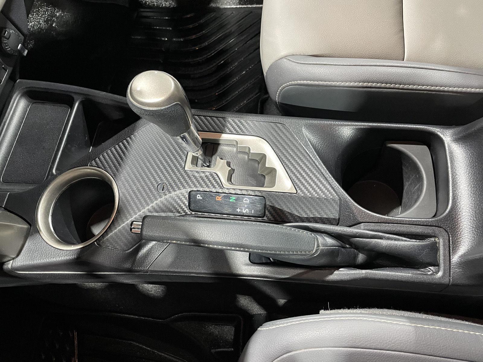 Vehicle photo 29